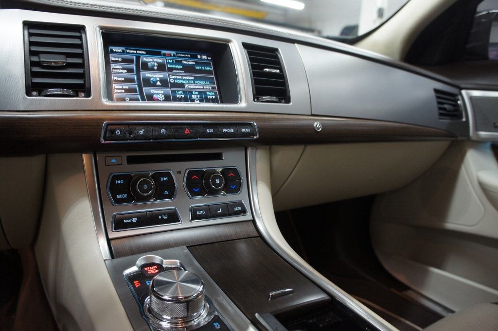 2015 Jaguar XF Portfolio V6 AWD! Stunning! Classy! - 22401866 - 20