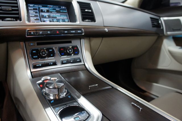 2015 Jaguar XF Portfolio V6 AWD! Stunning! Classy! - 22401866 - 21