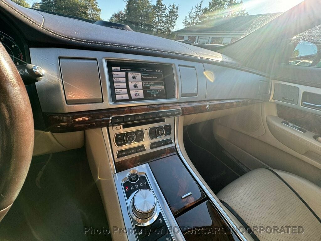 2015 Jaguar XF Portfolio  - 22923876 - 16