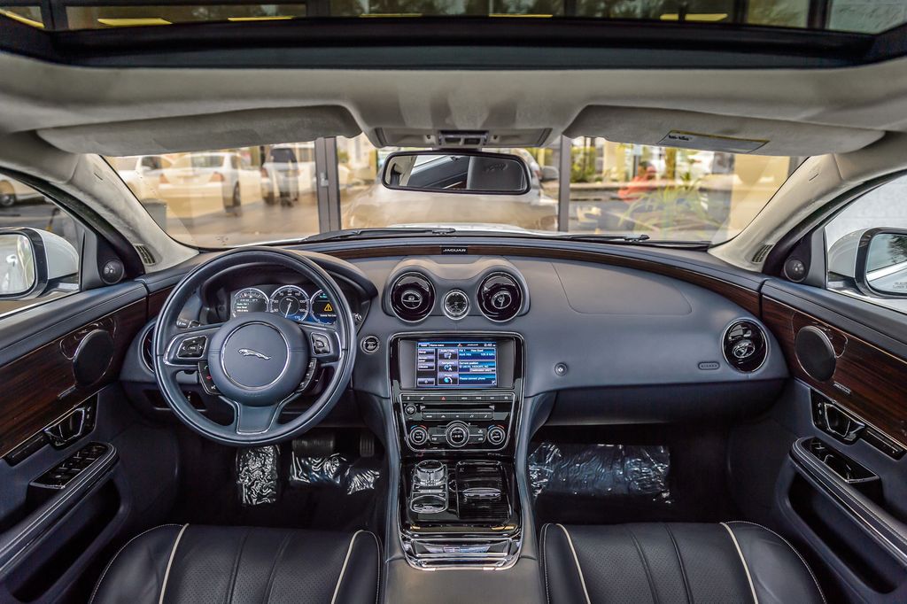 2015 Jaguar XJ XJL PORTFOLIO - NAV - PANO ROOF - BLUETOOTH - GORGEOUS - 22994328 - 2