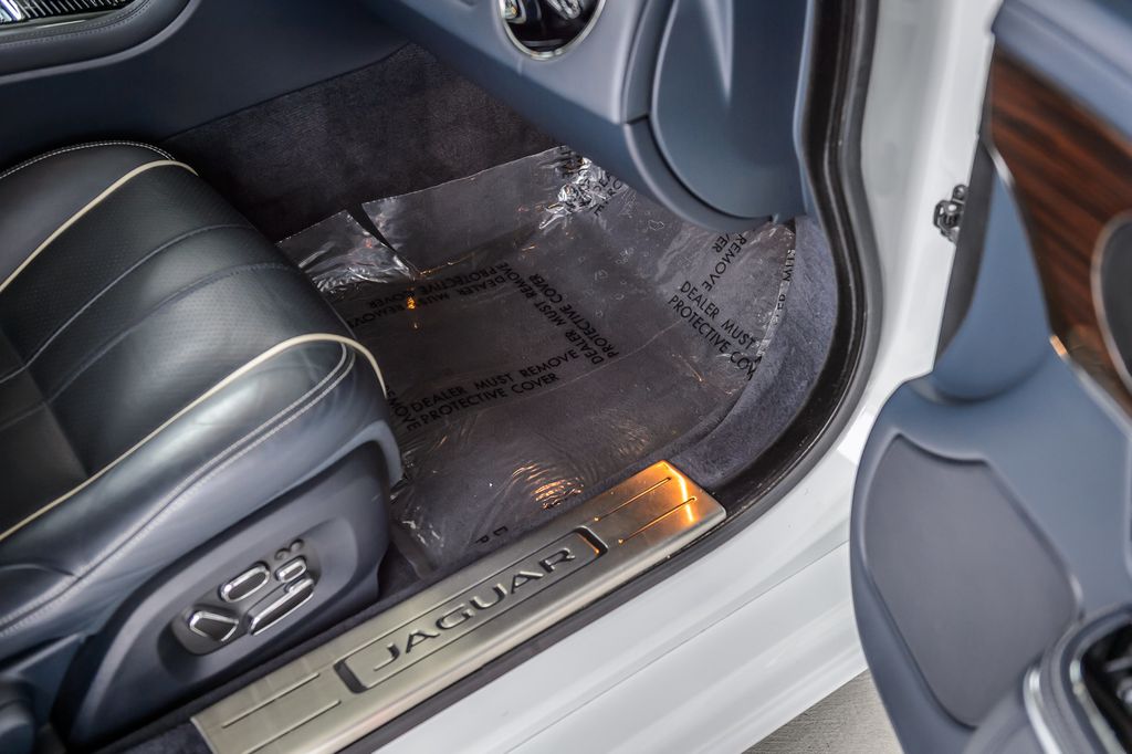 2015 Jaguar XJ XJL PORTFOLIO - NAV - PANO ROOF - BLUETOOTH - GORGEOUS - 22994328 - 49