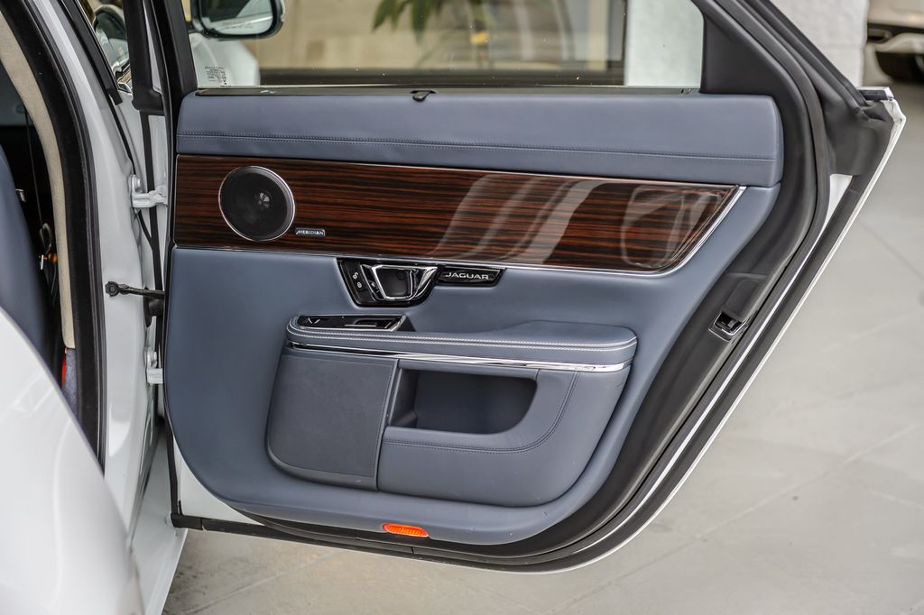 2015 Jaguar XJ XJL PORTFOLIO - NAV - PANO ROOF - BLUETOOTH - GORGEOUS - 22994328 - 55