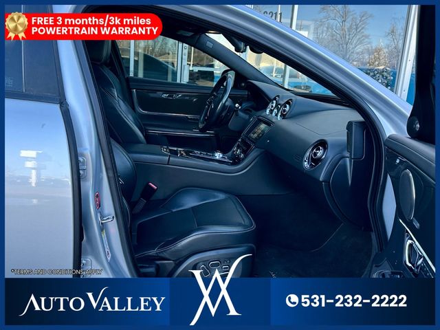 2015 Jaguar XJ XJ Sedan 4D - 22973519 - 18