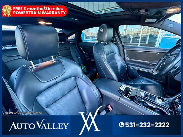 2015 Jaguar XJ XJ Sedan 4D - 22973519 - 19