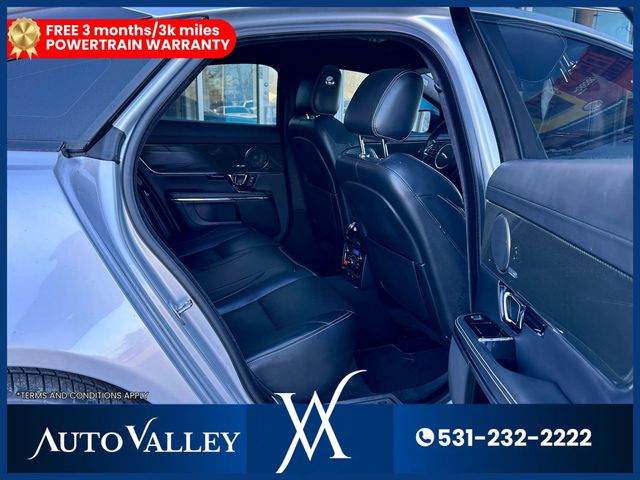 2015 Jaguar XJ XJ Sedan 4D - 22973519 - 26