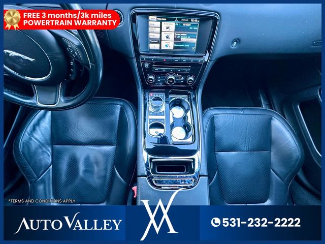 2015 Jaguar XJ XJ Sedan 4D - 22973519 - 36