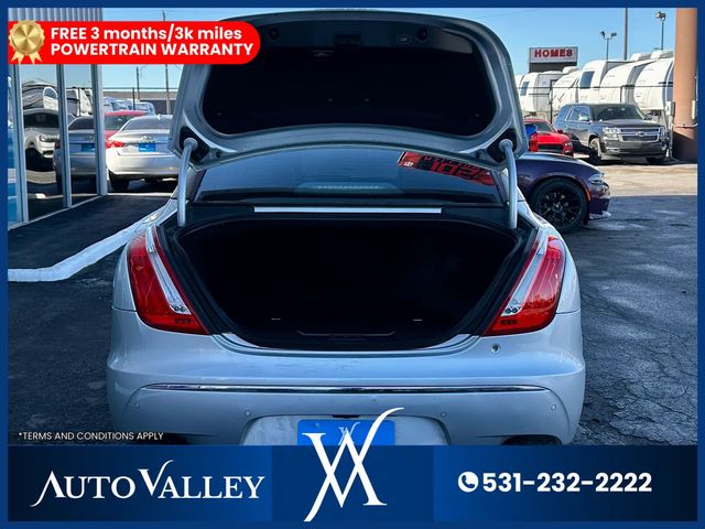 2015 Jaguar XJ XJ Sedan 4D - 22973519 - 40