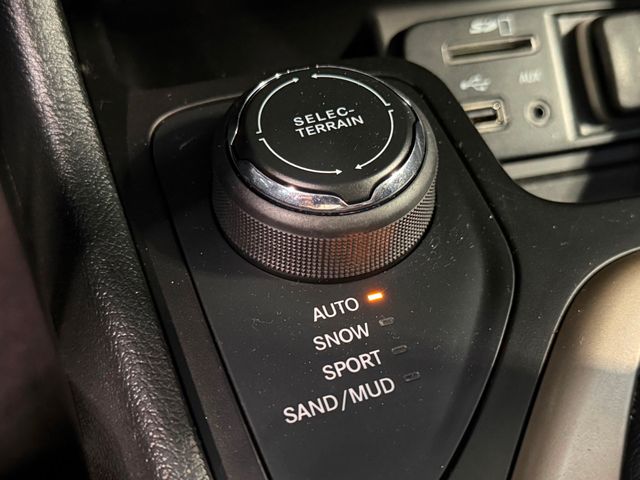 2015 Jeep Cherokee 4WD 4dr Latitude - 23058339 - 34