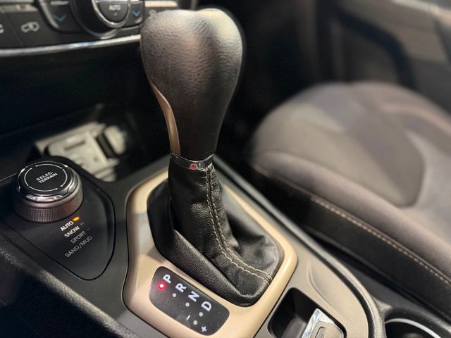 2015 Jeep Cherokee 4WD 4dr Latitude - 23058339 - 35