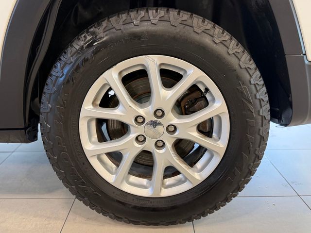 2015 Jeep Cherokee 4WD 4dr Latitude - 23058339 - 39