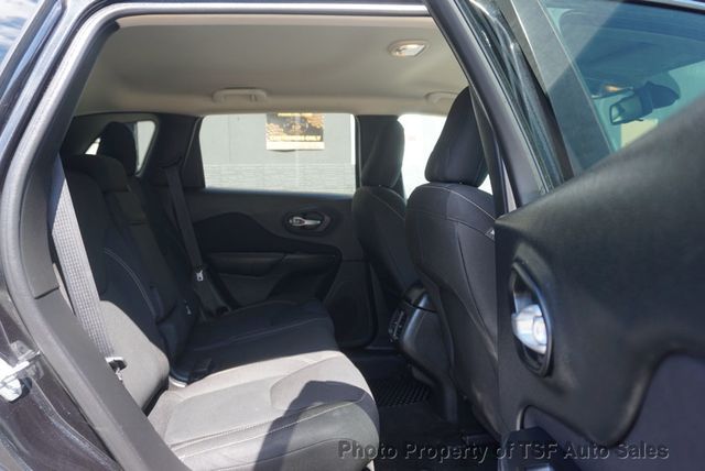 2015 Jeep Cherokee 4WD 4dr Latitude - 23070435 - 12