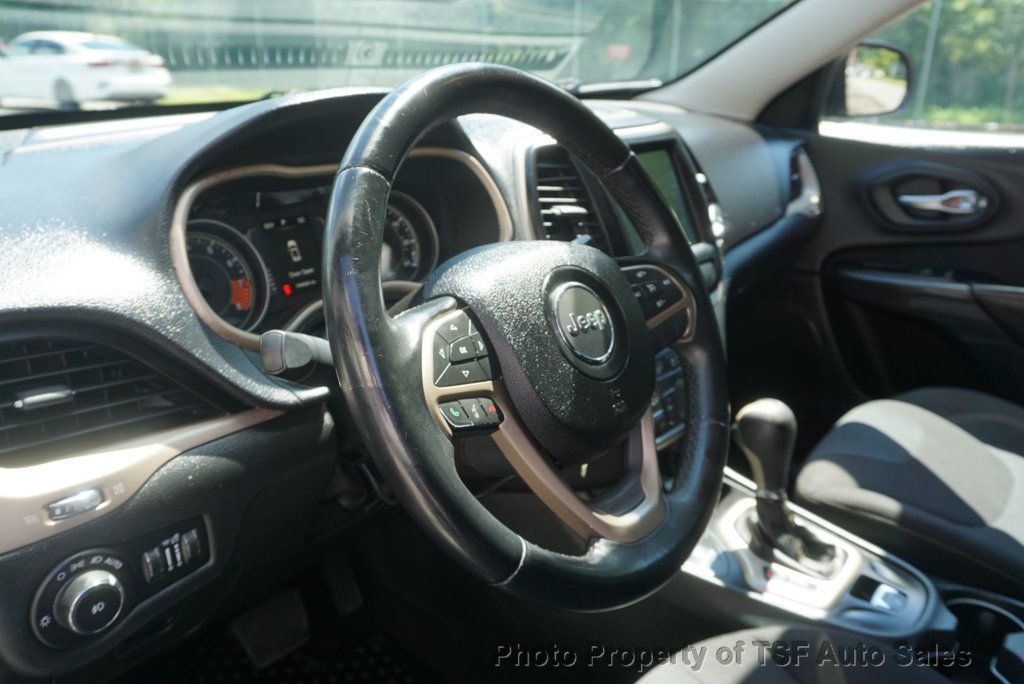 2015 Jeep Cherokee 4WD 4dr Latitude - 23070435 - 13