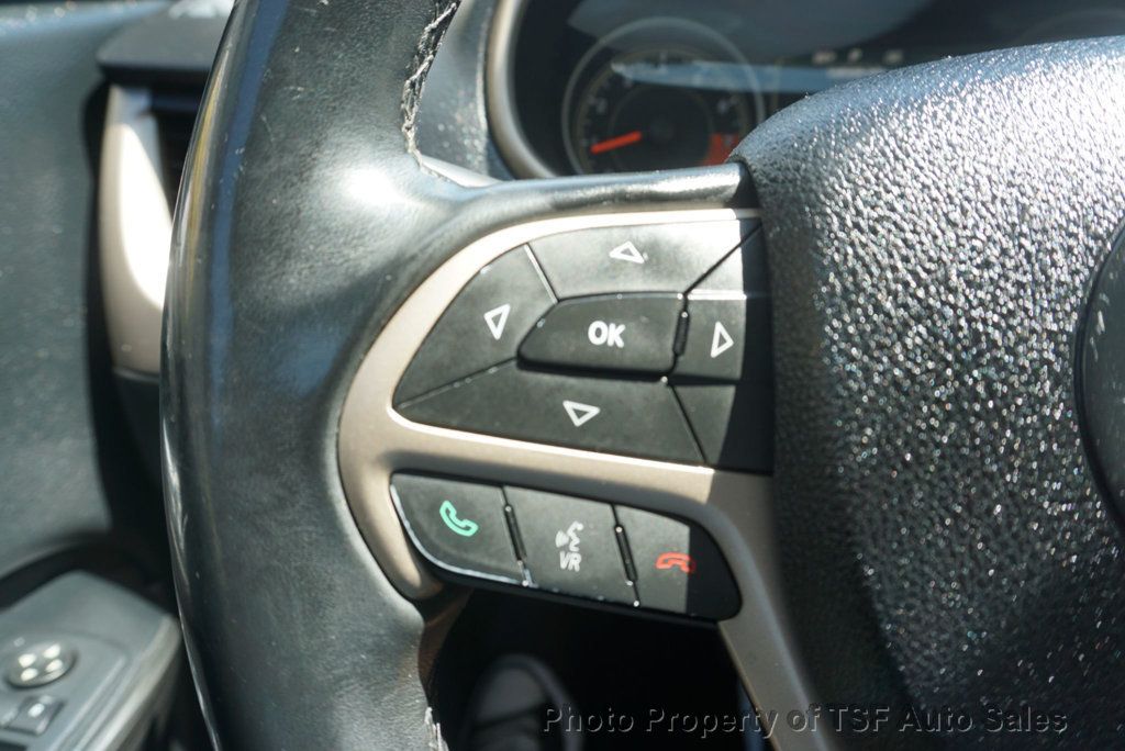 2015 Jeep Cherokee 4WD 4dr Latitude - 23070435 - 22