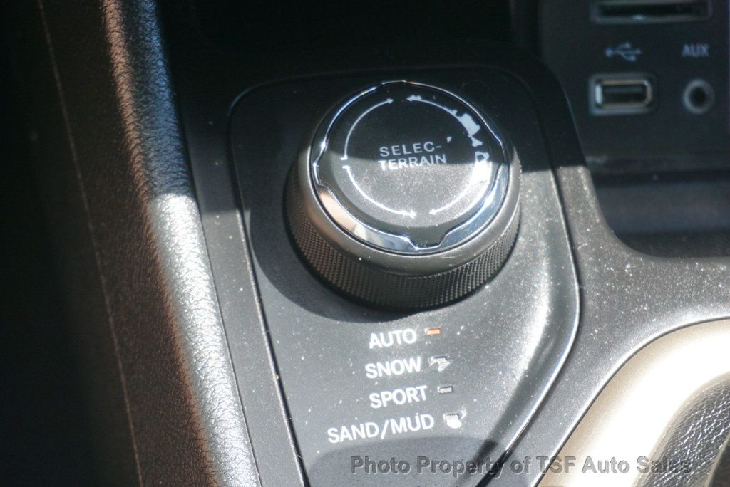 2015 Jeep Cherokee 4WD 4dr Latitude - 23070435 - 24