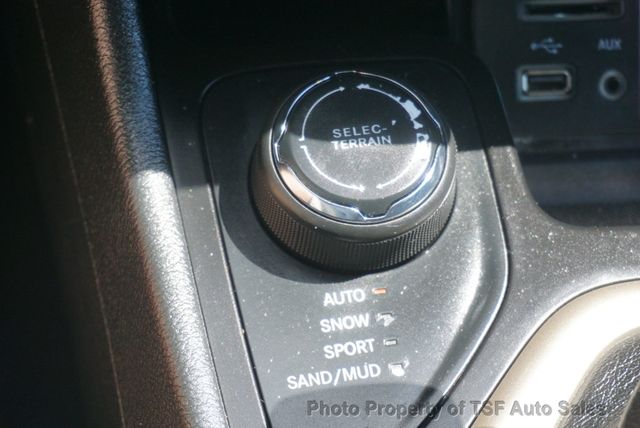 2015 Jeep Cherokee 4WD 4dr Latitude - 23070435 - 24