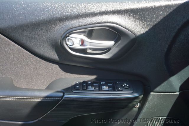 2015 Jeep Cherokee 4WD 4dr Latitude - 23070435 - 26