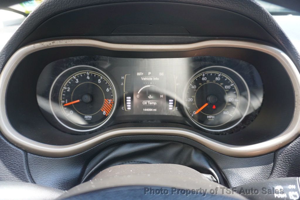 2015 Jeep Cherokee 4WD 4dr Latitude - 23070435 - 28
