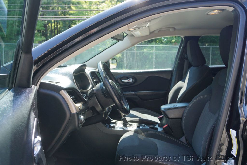 2015 Jeep Cherokee 4WD 4dr Latitude - 23070435 - 8