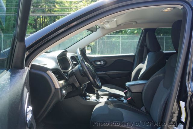 2015 Jeep Cherokee 4WD 4dr Latitude - 23070435 - 8