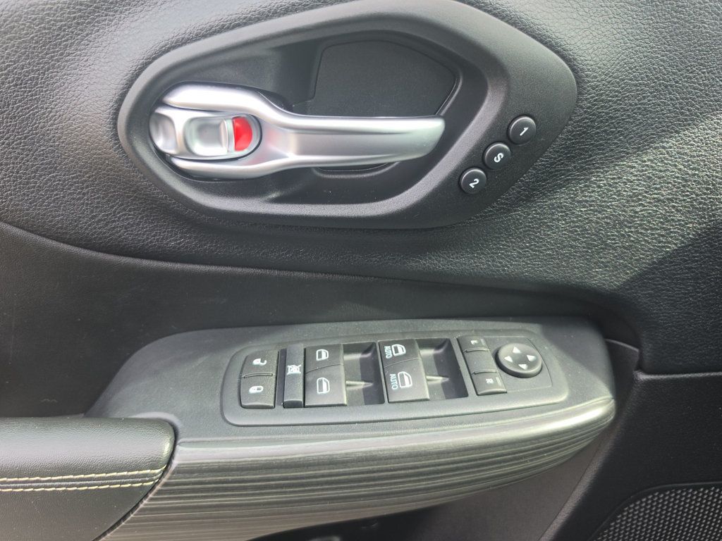 Jeep Cherokee photo 21