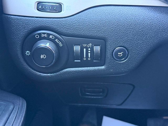 2015 Jeep Cherokee 4WD 4dr Limited - 23010692 - 37