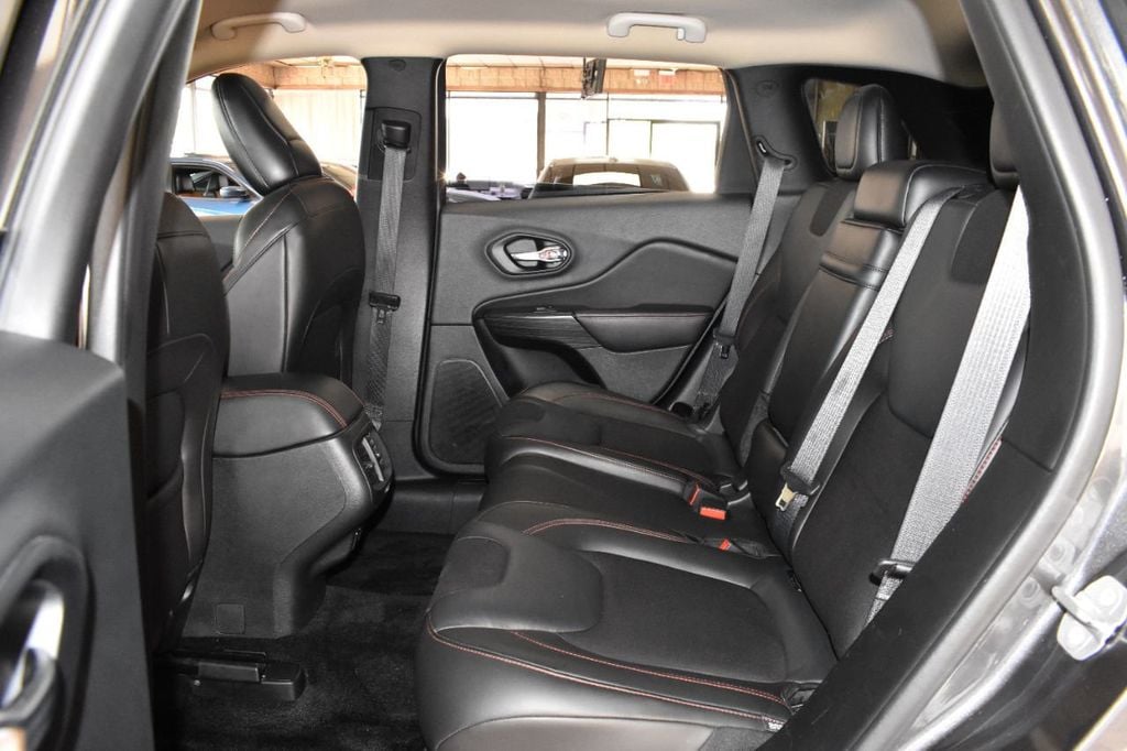 2015 Jeep Cherokee 4WD 4dr Trailhawk - 21979672 - 9