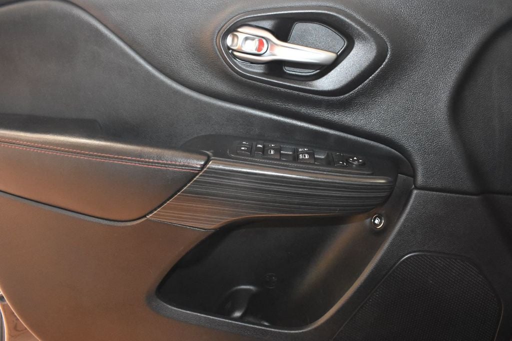 2015 Jeep Cherokee 4WD 4dr Trailhawk - 21979672 - 12