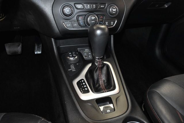 2015 Jeep Cherokee 4WD 4dr Trailhawk - 21979672 - 25