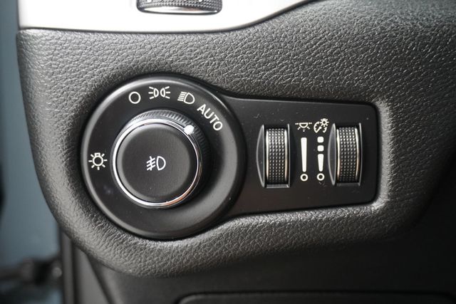 2015 Jeep Cherokee 4WD 4dr Trailhawk - 23039892 - 21
