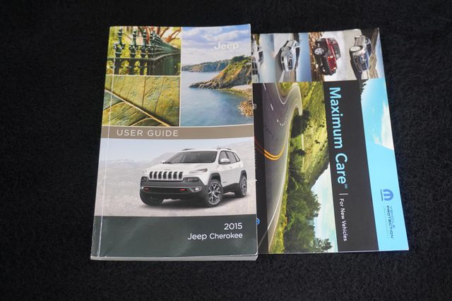 2015 Jeep Cherokee 4WD 4dr Trailhawk - 23039892 - 22