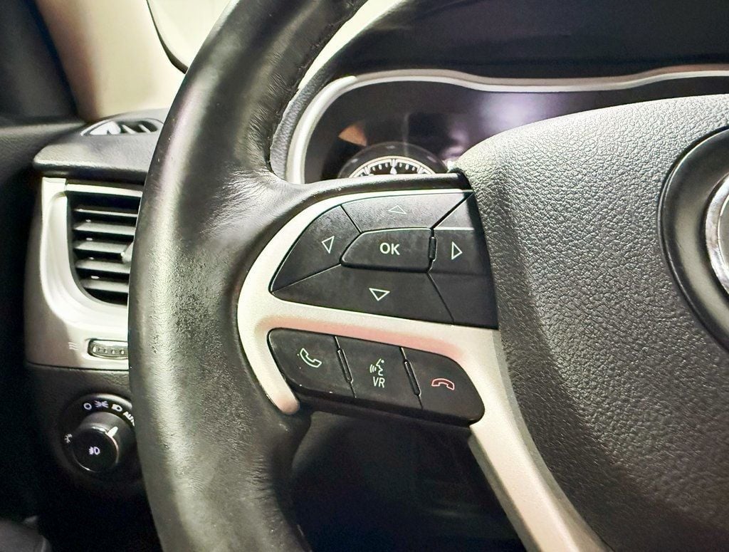 2015 Jeep Cherokee 4WD 4dr Trailhawk - 22907142 - 11