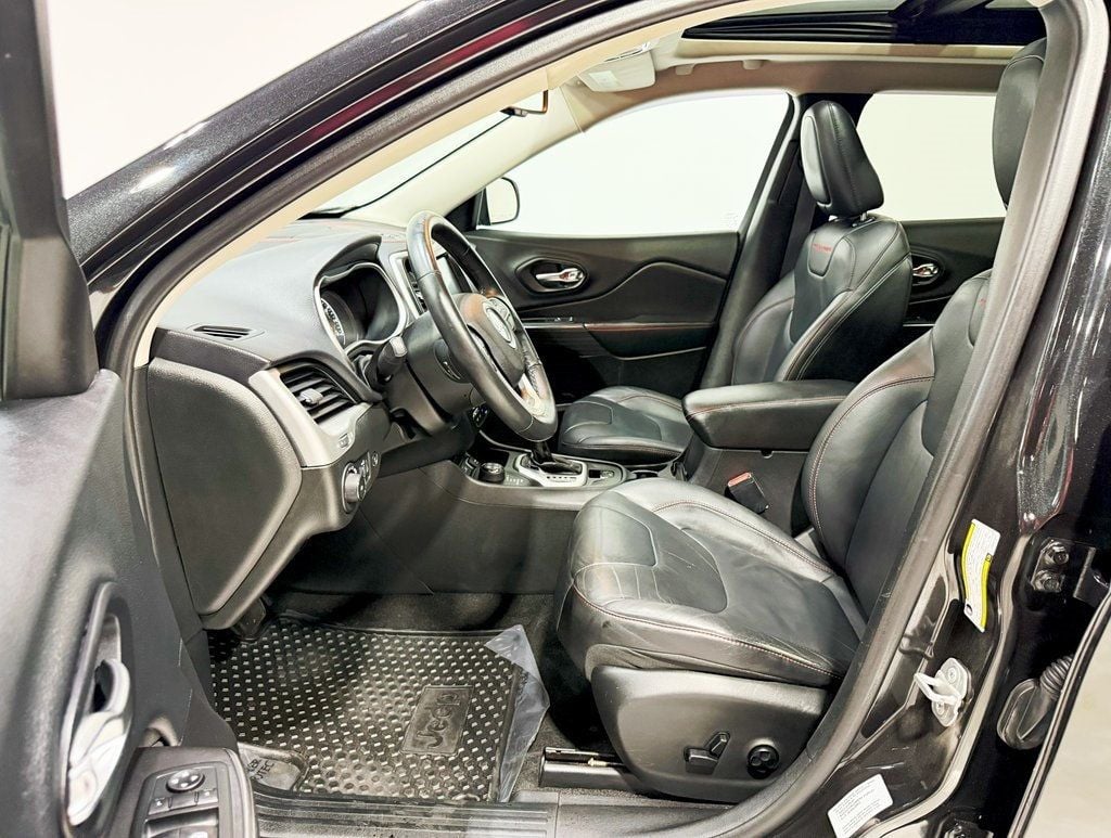 2015 Jeep Cherokee 4WD 4dr Trailhawk - 22907142 - 26