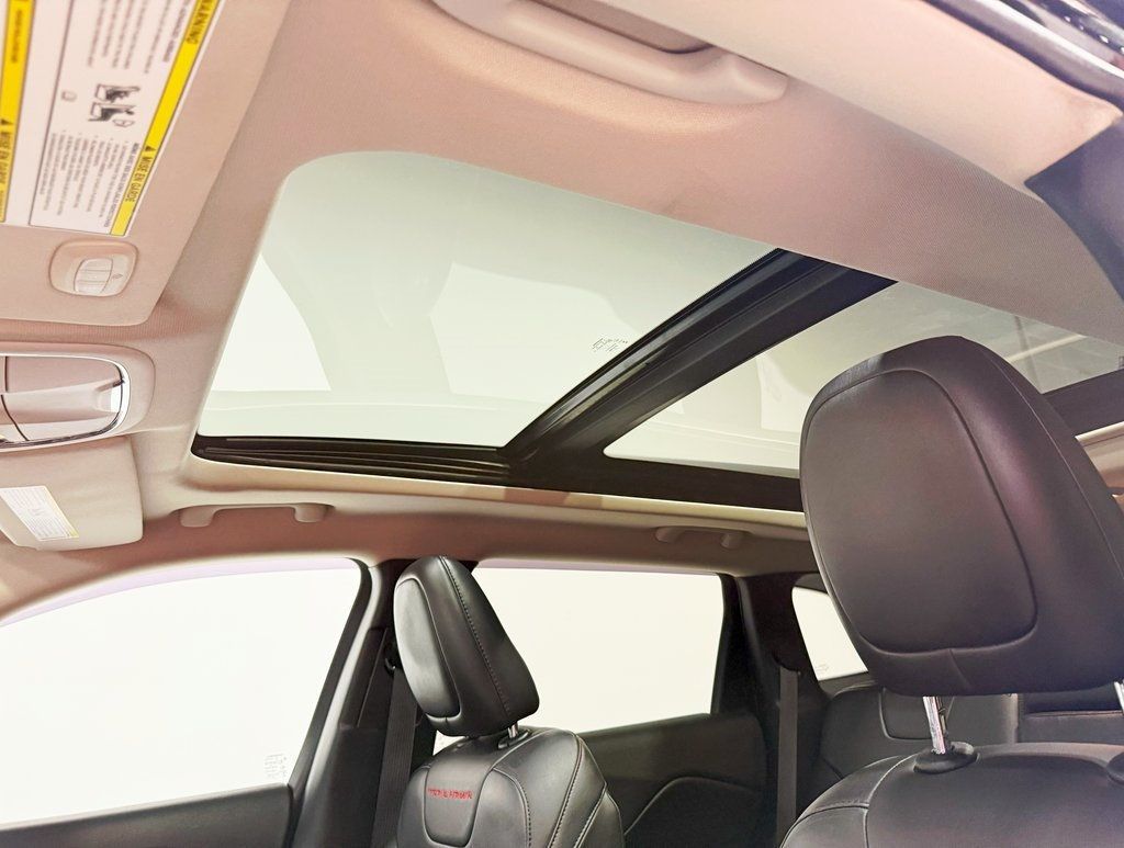 2015 Jeep Cherokee 4WD 4dr Trailhawk - 22907142 - 30