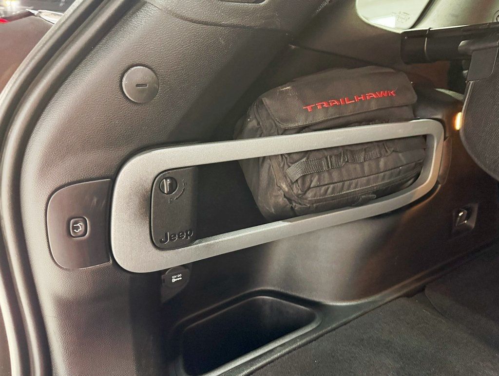 2015 Jeep Cherokee 4WD 4dr Trailhawk - 22907142 - 39