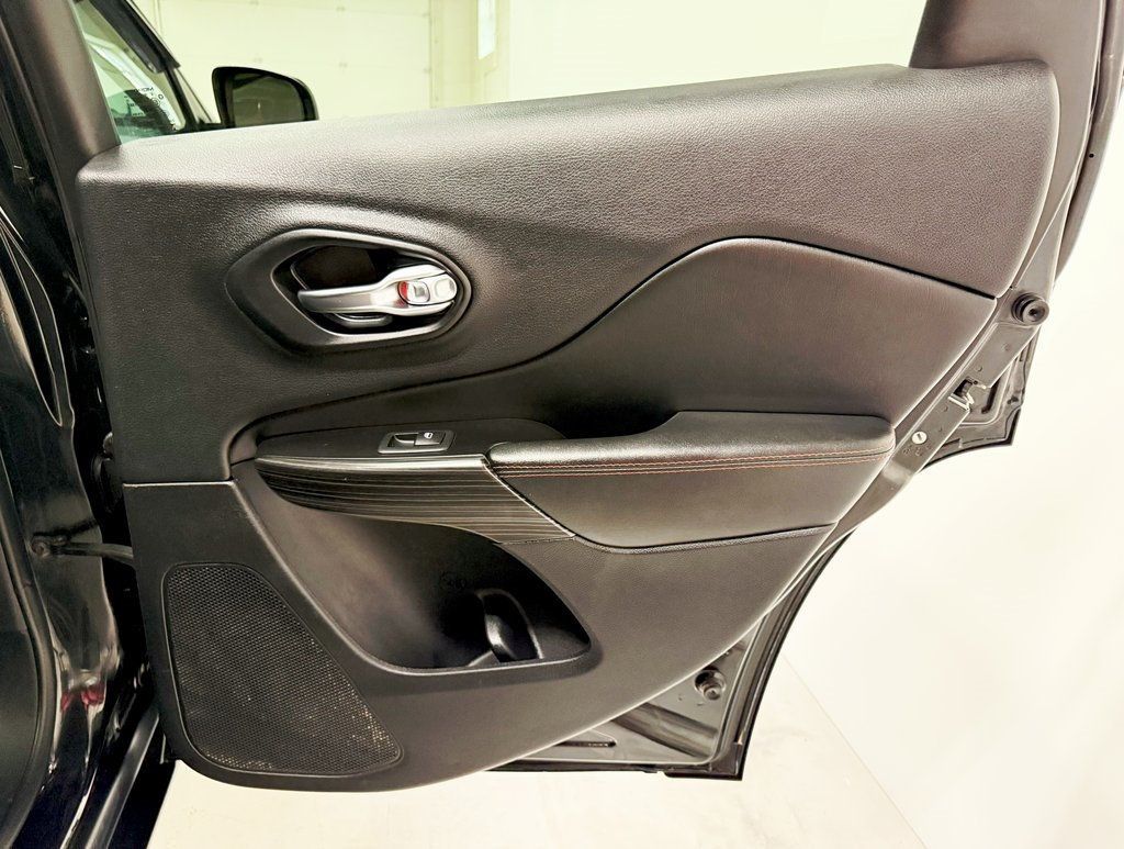 2015 Jeep Cherokee 4WD 4dr Trailhawk - 22907142 - 41