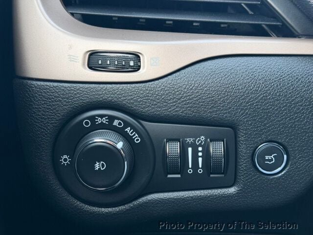 2015 Jeep Cherokee 4WD LIMITED - 22953084 - 30