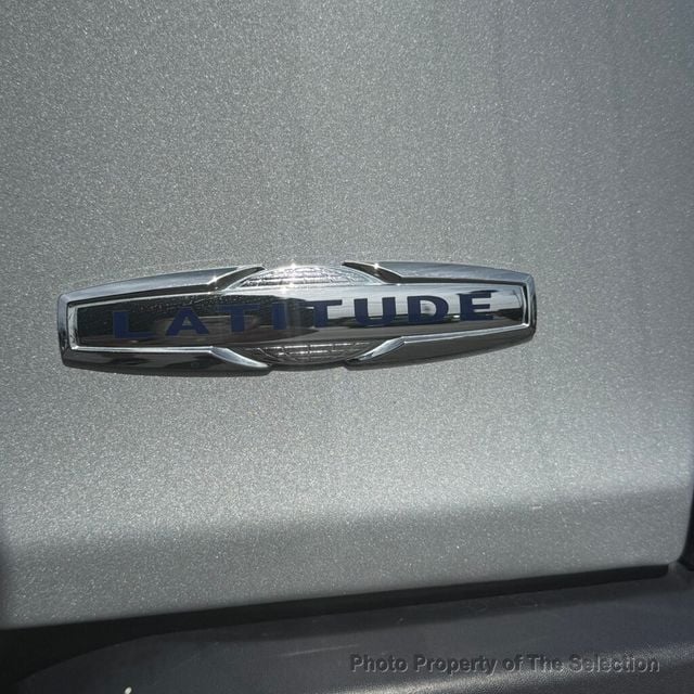 2015 Jeep Cherokee CHEROKEE LATITUDE W/PANO ROOF & COMFORT PKG - 22990666 - 13