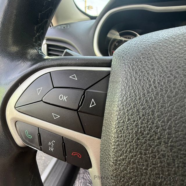 2015 Jeep Cherokee CHEROKEE LATITUDE W/PANO ROOF & COMFORT PKG - 22990666 - 26