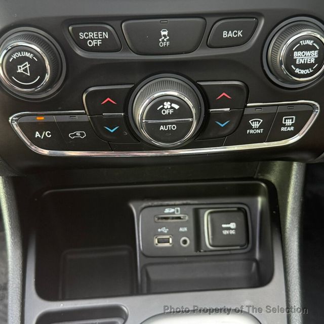 2015 Jeep Cherokee CHEROKEE LATITUDE W/PANO ROOF & COMFORT PKG - 22990666 - 31