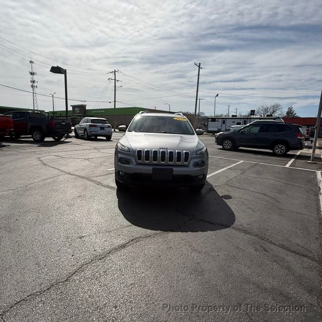 2015 Jeep Cherokee CHEROKEE LATITUDE W/PANO ROOF & COMFORT PKG - 22990666 - 3