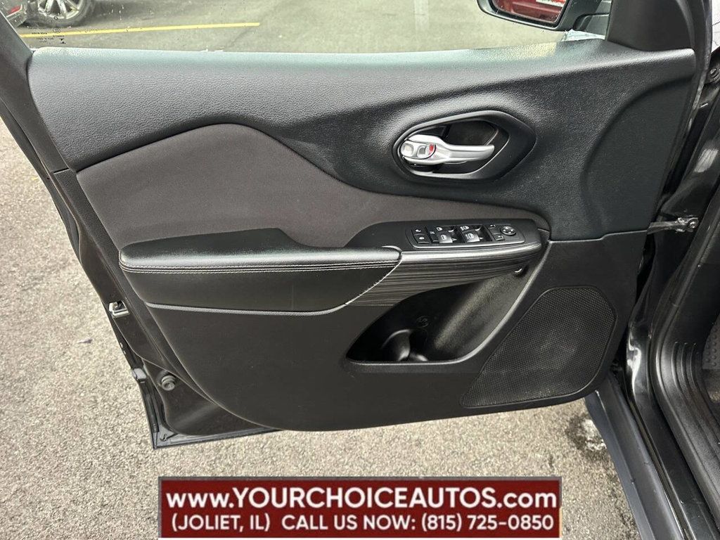 2015 Jeep Cherokee Latitude 4x4 4dr SUV - 22856035 - 12