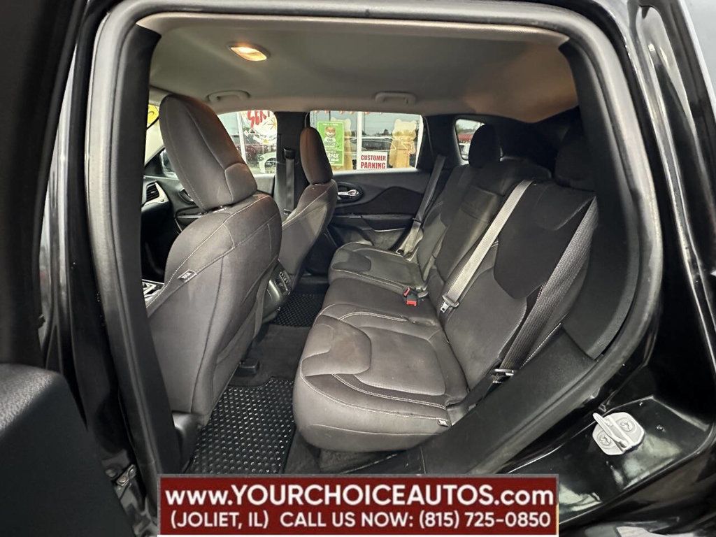 2015 Jeep Cherokee Latitude 4x4 4dr SUV - 22856035 - 19