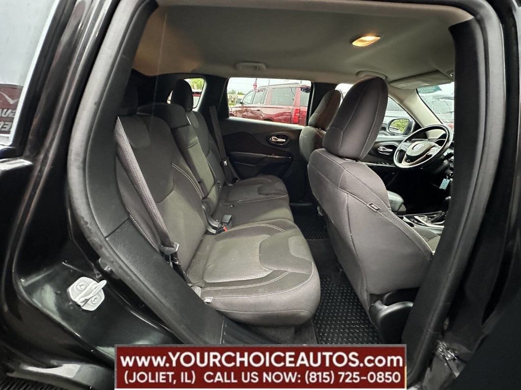 2015 Jeep Cherokee Latitude 4x4 4dr SUV - 22856035 - 20