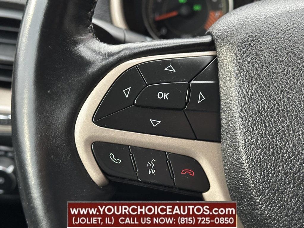 2015 Jeep Cherokee Latitude 4x4 4dr SUV - 22856035 - 31