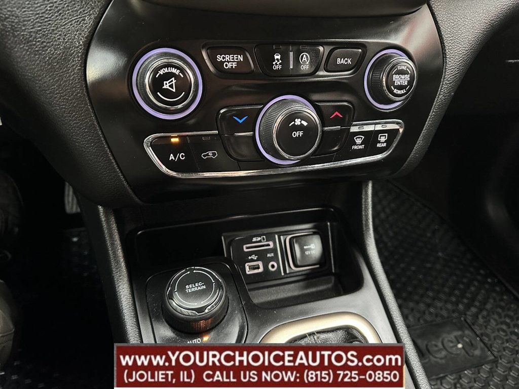 2015 Jeep Cherokee Latitude 4x4 4dr SUV - 22856035 - 45