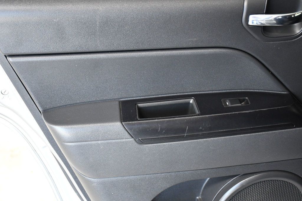 2015 Jeep Compass 4WD 4dr Sport - 23004883 - 10