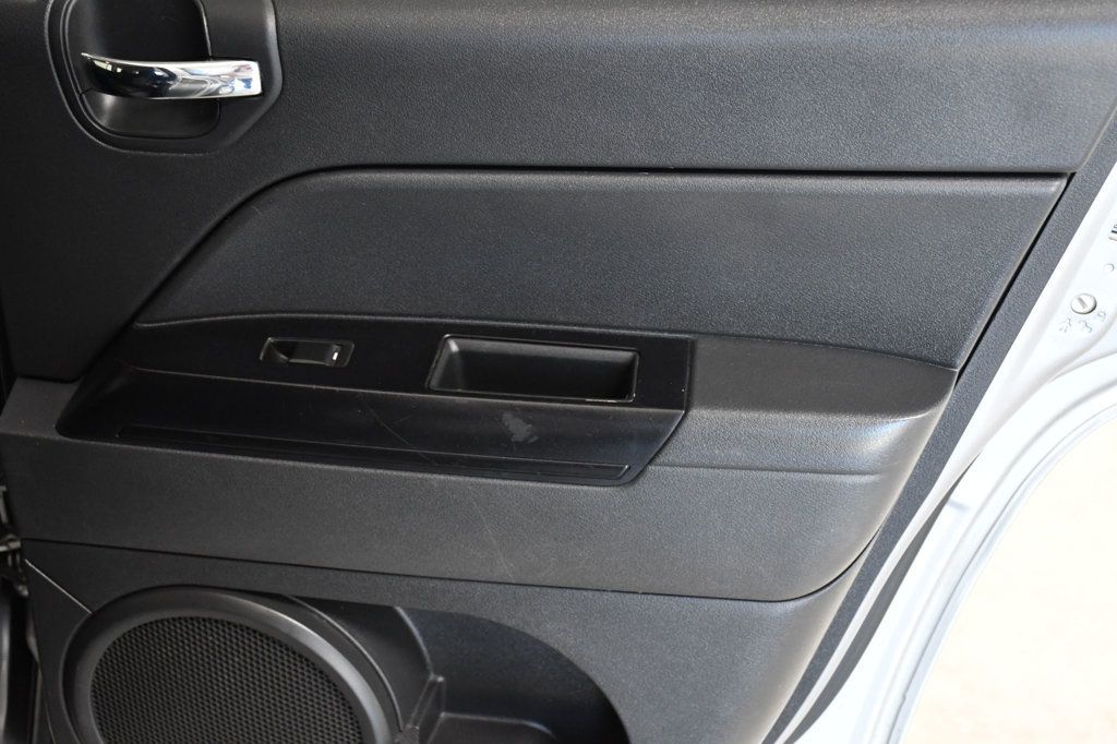 2015 Jeep Compass 4WD 4dr Sport - 23004883 - 14