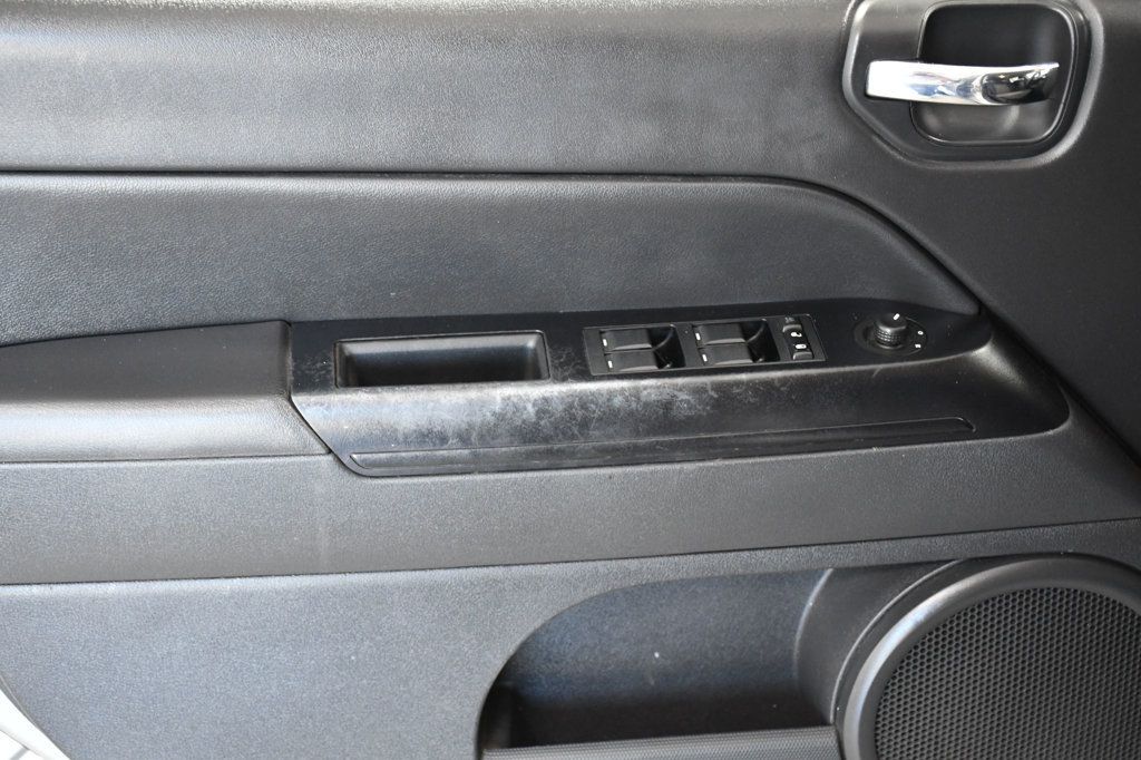 2015 Jeep Compass 4WD 4dr Sport - 23004883 - 8