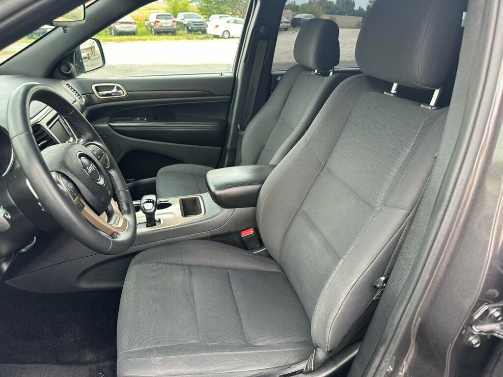 2015 Jeep Grand Cherokee Laredo photo 14