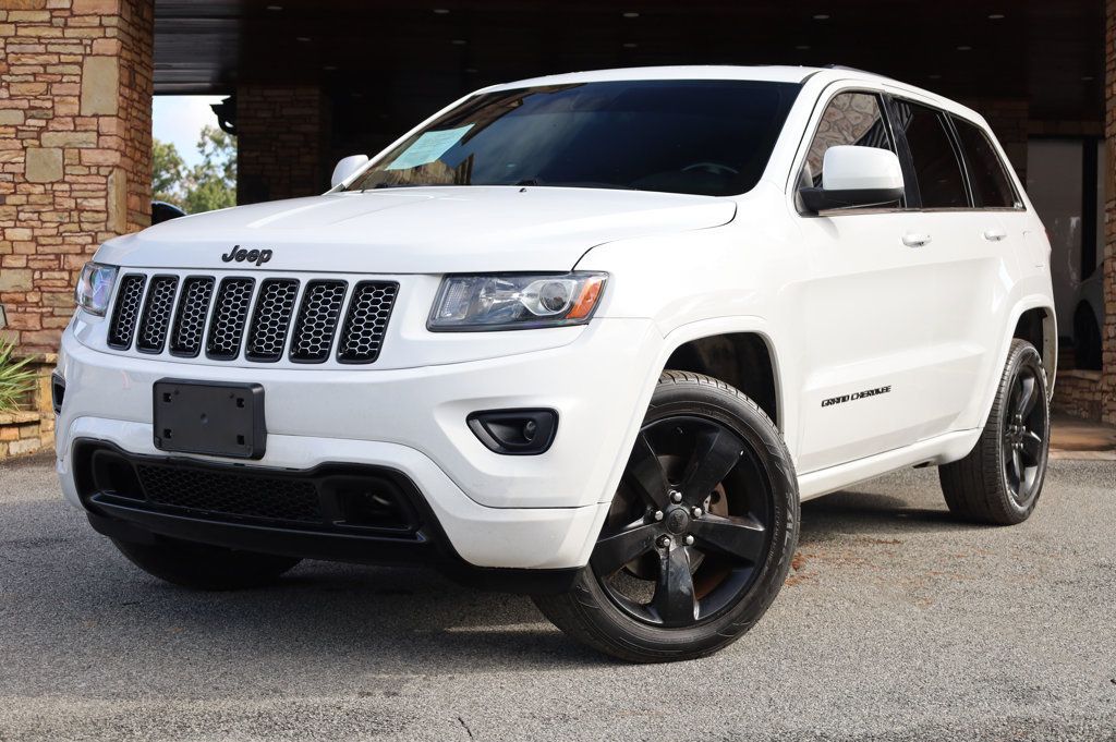 2015 Jeep Grand Cherokee Laredo Altitude photo 2